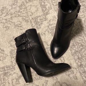 Le Chateau pointed toe booties
